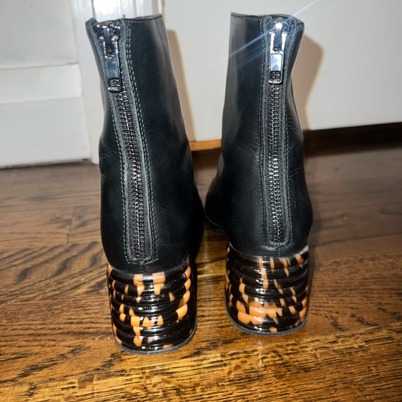 Steve Madden Launch Leather Block Heel Ankle Boot Size 5.5 ribbed tortoise heel - Picture 2 of 3